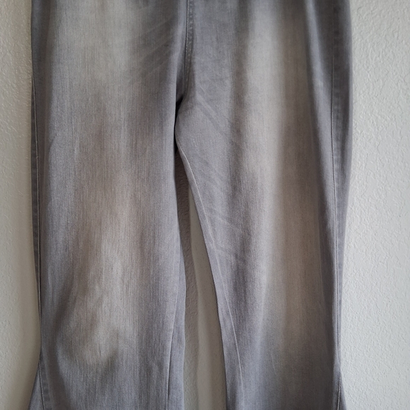 💖 Judith March Embroidered Vintage Gray Flare Pull On Jeans Floral Accents Sz L - Picture 7 of 10